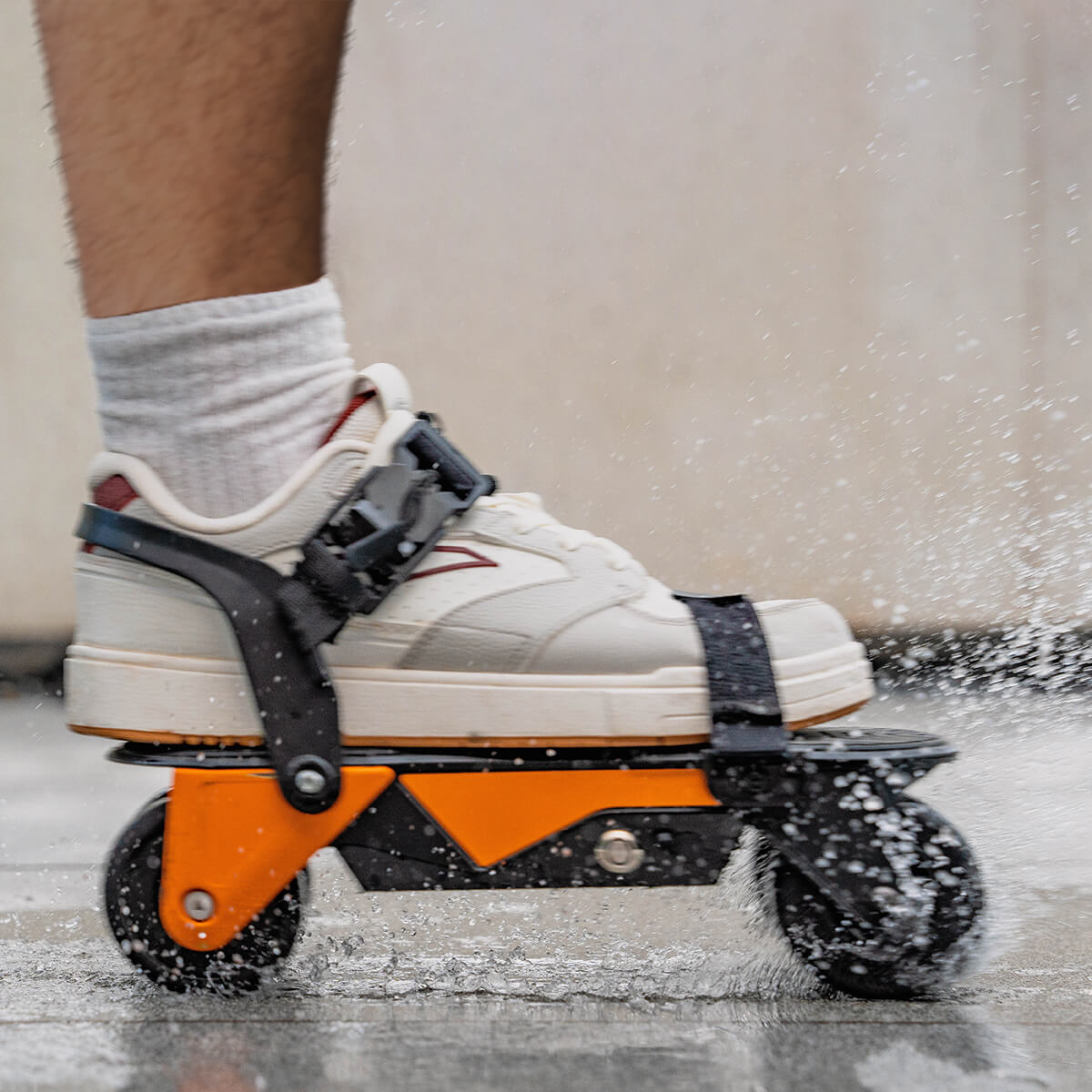 Rollwlak_eRW3_electric_roller_skates_products_IPX4_waterproof
